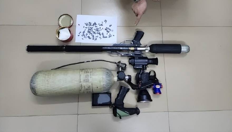 世界杯信用网正网
_头部中弹!近日安徽18岁男孩深夜遭遇枪击世界杯信用网正网
,枪是从哪来的?