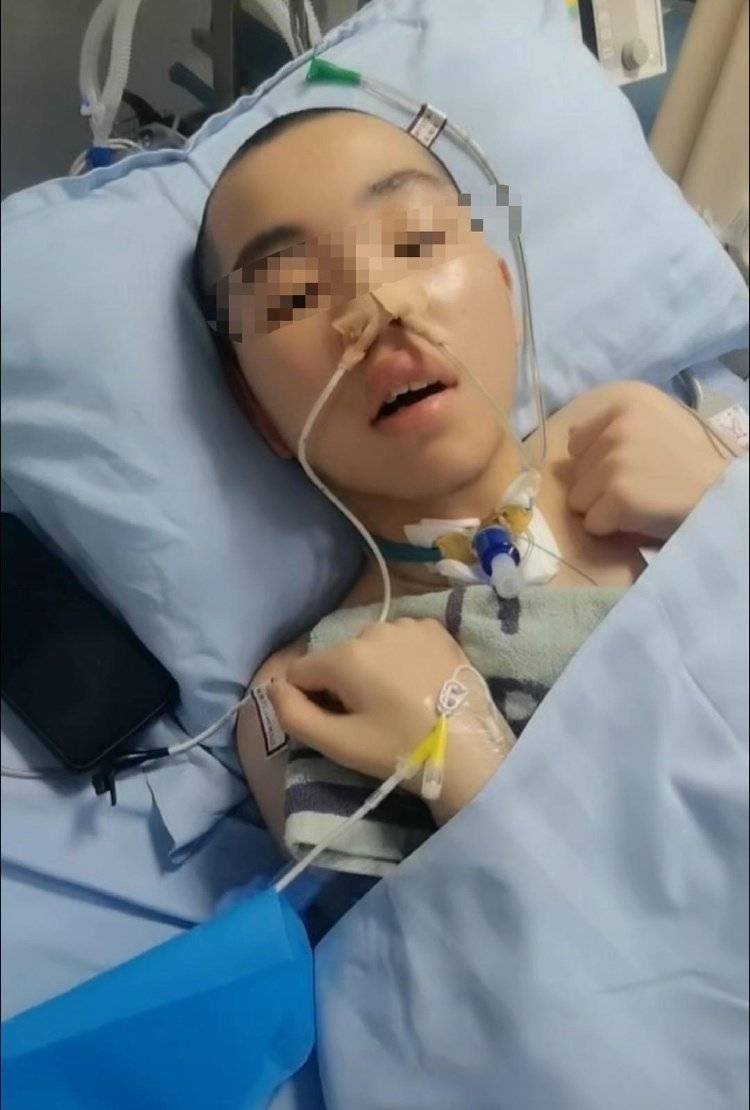 皇冠信用盘如何开户
_14岁男生被女同学打中左胸后瘫痪 家属:女孩父母为残疾人皇冠信用盘如何开户
,费用无着落