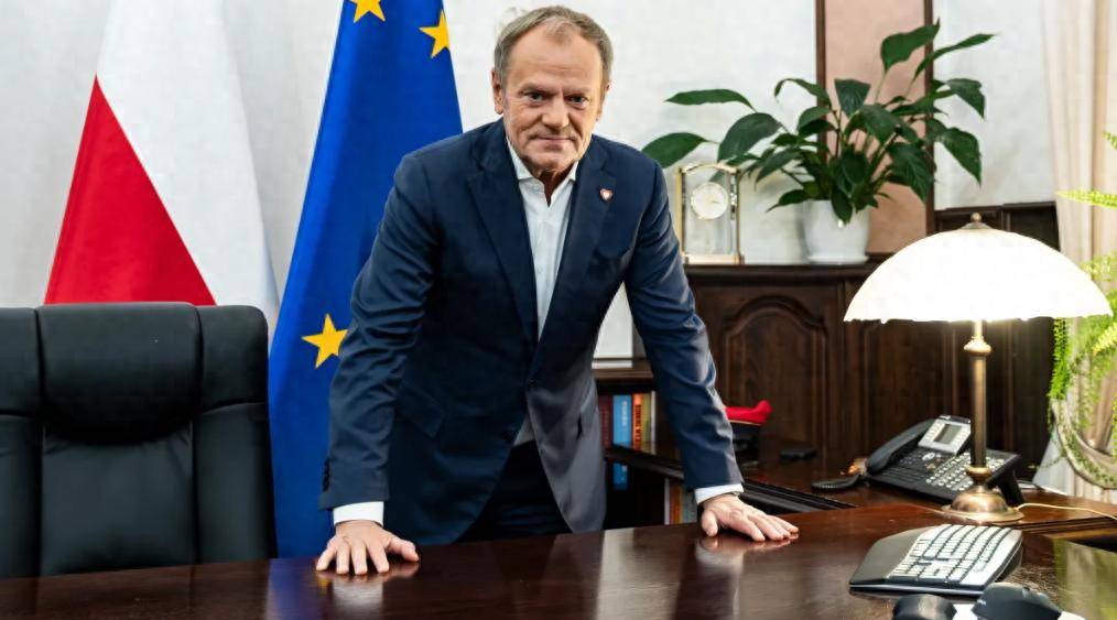 正版皇冠信用网代理
_俄乌战争停不下来?波兰总理:乌克兰准备再战斗两到三年正版皇冠信用网代理
,时间再长就不行了