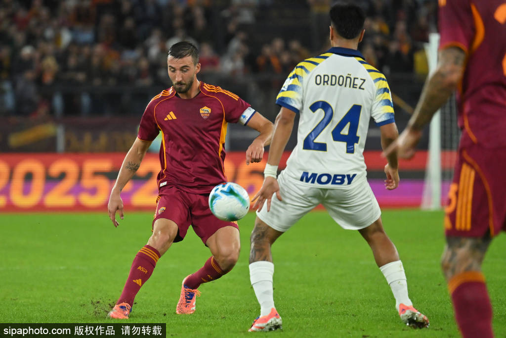 卖篮球的平台
_佩莱格里尼任意球打中福法纳手臂造点卖篮球的平台
,迪巴拉点球被迈尼昂扑出:意甲第10轮的激烈对决分析