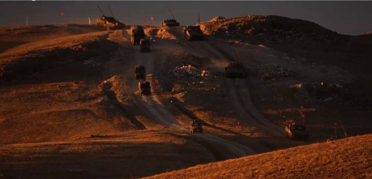 首尔叁星迅雷 vs 安阳正官庄 RB
_大场面!机器狗、无人机开路首尔叁星迅雷 vs 安阳正官庄 RB
,实兵对抗演练画面公布