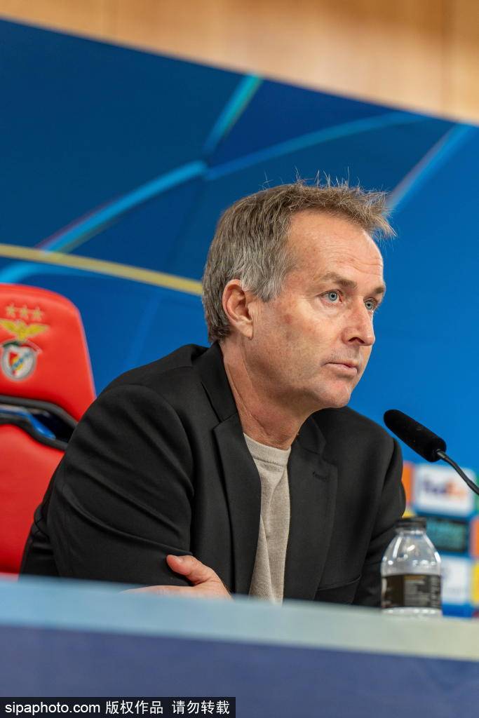 皇冠信用网最新地址
_国足选帅内幕:专家组一致看好巴迪亚皇冠信用网最新地址
,背后隐藏的执教哲学与战术分析