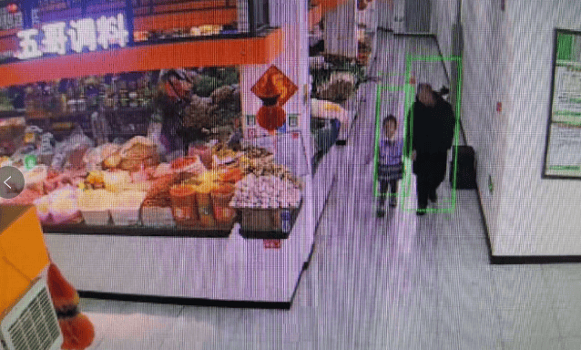 皇冠信用盘出租代理
_事发大连一市场皇冠信用盘出租代理
,陌生男子领走6岁女孩,视频引发网友热议,调查后发现系误会