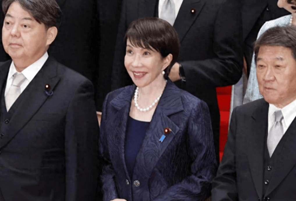 正版皇冠信用网址
_高市早苗没想到正版皇冠信用网址
,中方直接对日本发“掉脑袋警告”,琉球问题也被摆了上来