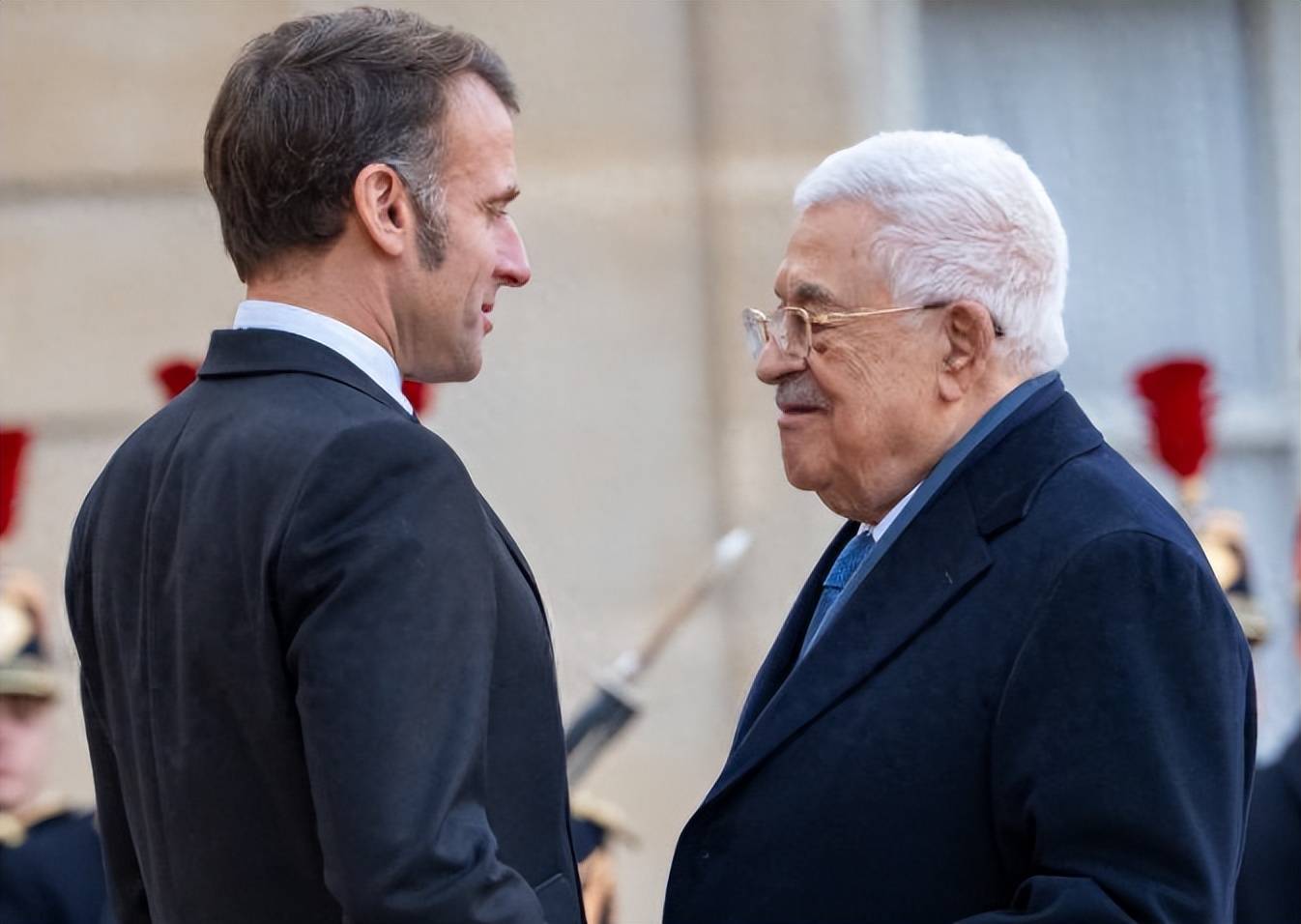 皇冠信用盘代理
_美国拦不住了!登上访华专机前皇冠信用盘代理
,当着全世界的面,马克龙做了一个大胆决定,日本加拿大急得跳脚?