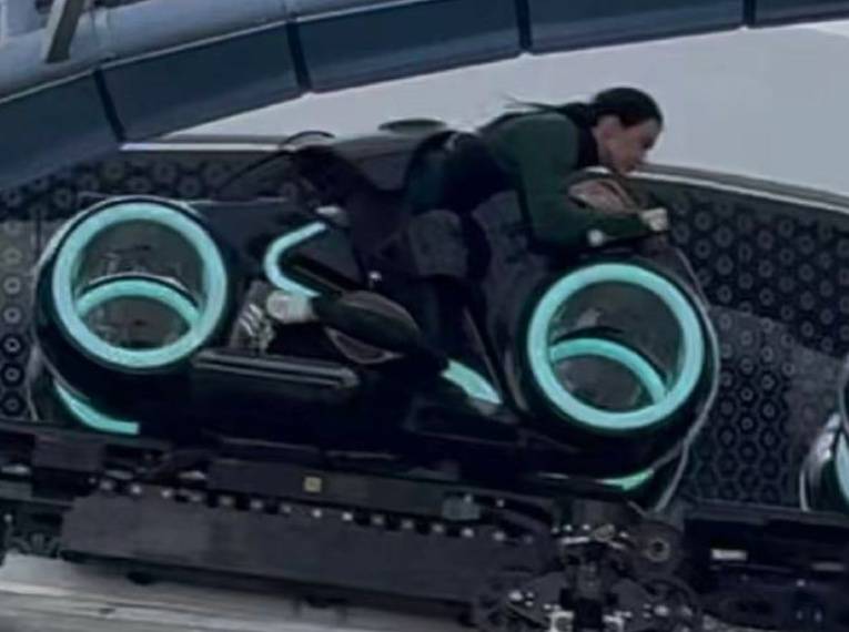 体育皇冠信用网
_知名女歌手在上海迪士尼被偶遇体育皇冠信用网
,见证求婚!“一时不知道谁更幸福”