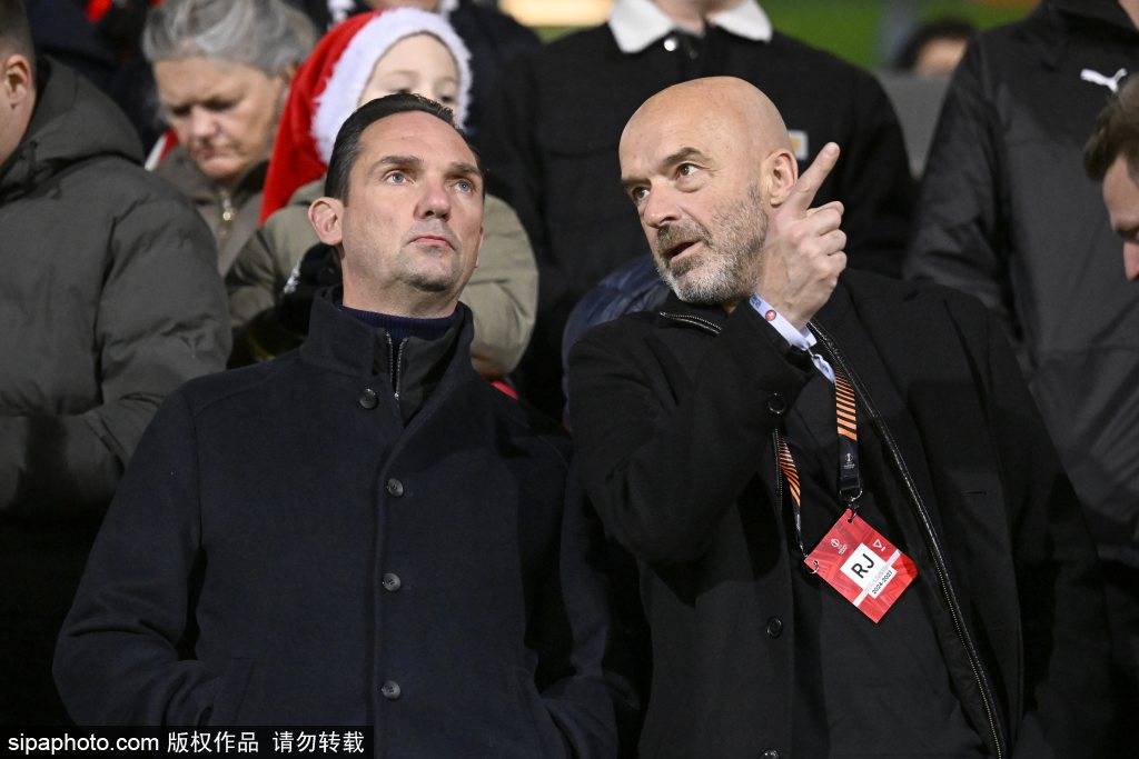 牛津联 vs 斯托克城
_国安新赛季管理架构解读:布罗萨默与王长庆的角色定位