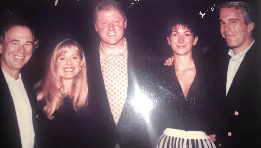 NBA赛程
_爱泼斯坦遗产管理团队交出的95000份影像资料部分曝光NBA赛程
,特朗普等政要出现其中