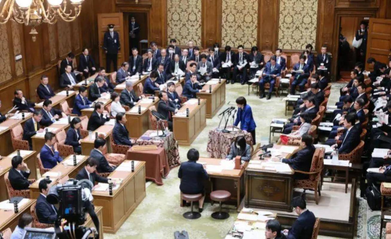 皇冠abcd类型网_高市早苗连续2天喊话中国皇冠abcd类型网，承认自己该反思，希望与中方高层对话