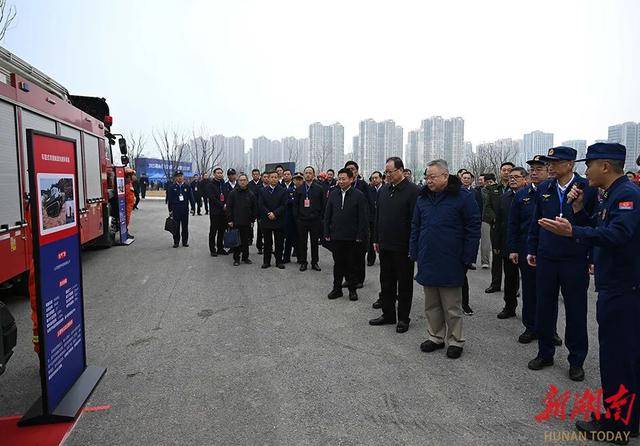 如何加大我的单场单注？_湖南省委书记、省长如何加大我的单场单注？，观摩全省高层建筑灭火救援综合演练