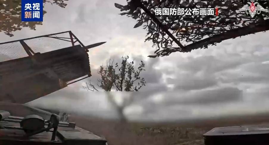 皇冠体育
_俄称继续向纵深推进 乌称撤出多个阵地